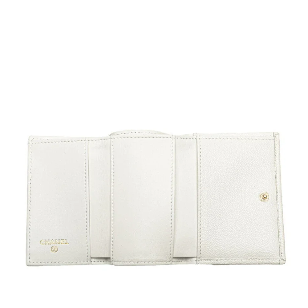 CHANEL Authentic White Caviar Leather Logo Wallet